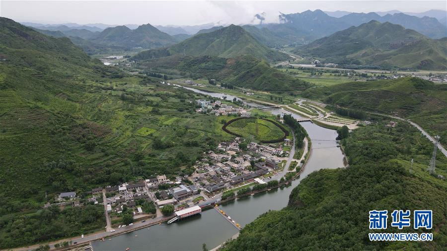 （新華全媒頭條·走向我們的小康生活·圖文互動(dòng)）（5）長(zhǎng)城腳下，小康村串成“珍珠鏈”