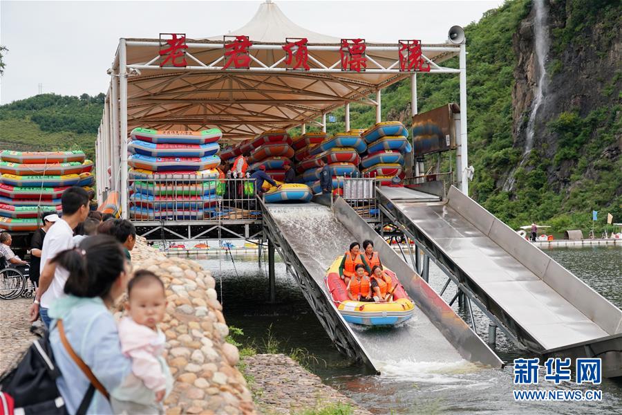 （新華全媒頭條·走向我們的小康生活·圖文互動(dòng)）（6）長(zhǎng)城腳下，小康村串成“珍珠鏈”