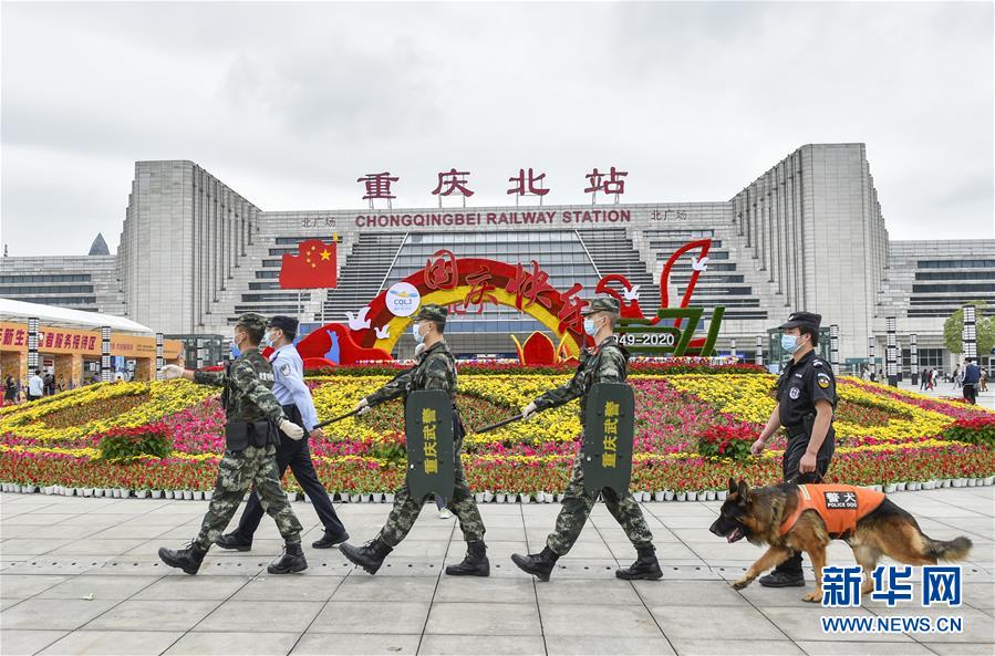 （圖文互動）（2）武警官兵“雙節(jié)”堅(jiān)守戰(zhàn)位保平安
