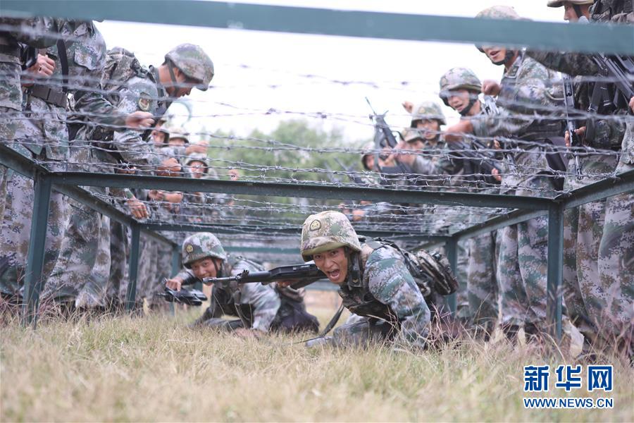 （在習(xí)近平強(qiáng)軍思想指引下·我們?cè)趹?zhàn)位報(bào)告·圖文互動(dòng)）（3）千里移防，鐵心跟黨走——南部戰(zhàn)區(qū)陸軍第75集團(tuán)軍某紅軍旅政治建軍、練兵備戰(zhàn)記事