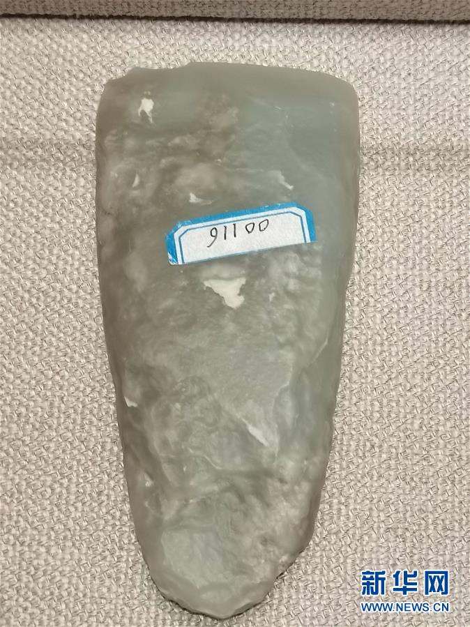 （文化視點·聽文物講故事·圖文互動）（2）豪橫！古人扛著玉斧在羅布泊打獵