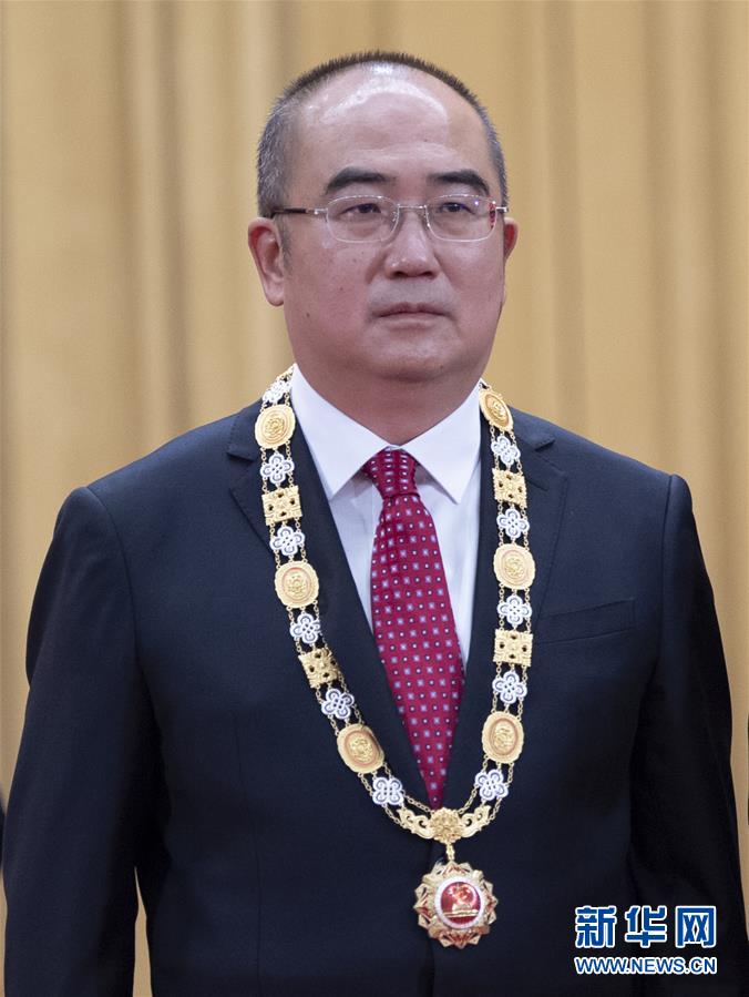 （抗疫先進事跡·圖文互動）（1）張定宇：疫情“暴風(fēng)眼”里，“漸凍”之軀與時間賽跑