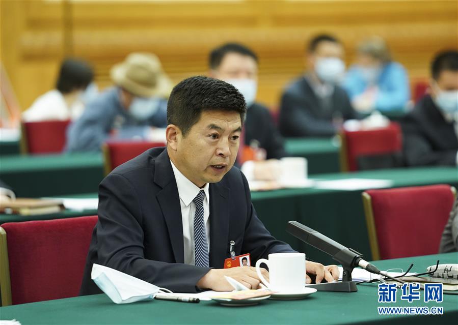 （新華全媒頭條·圖文互動(dòng)）（5）從人民中汲取磅礴力量——習(xí)近平總書(shū)記同出席2020年全國(guó)兩會(huì)人大代表、政協(xié)委員共商國(guó)是紀(jì)實(shí)