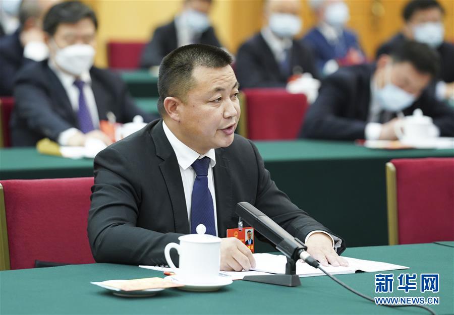 （新華全媒頭條·圖文互動(dòng)）（11）從人民中汲取磅礴力量——習(xí)近平總書(shū)記同出席2020年全國(guó)兩會(huì)人大代表、政協(xié)委員共商國(guó)是紀(jì)實(shí)