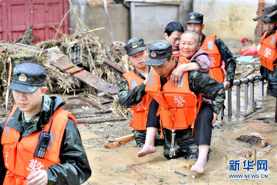 （新華全媒頭條·圖文互動(dòng)）（5）沿著中國(guó)特色強(qiáng)軍之路闊步前進(jìn)——黨中央、中央軍委領(lǐng)導(dǎo)推進(jìn)國(guó)防和軍隊(duì)建設(shè)70年紀(jì)實(shí)
