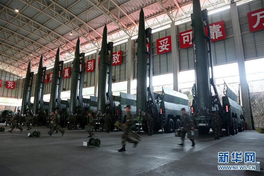 （新華全媒頭條·圖文互動(dòng)）（11）沿著中國(guó)特色強(qiáng)軍之路闊步前進(jìn)——黨中央、中央軍委領(lǐng)導(dǎo)推進(jìn)國(guó)防和軍隊(duì)建設(shè)70年紀(jì)實(shí)