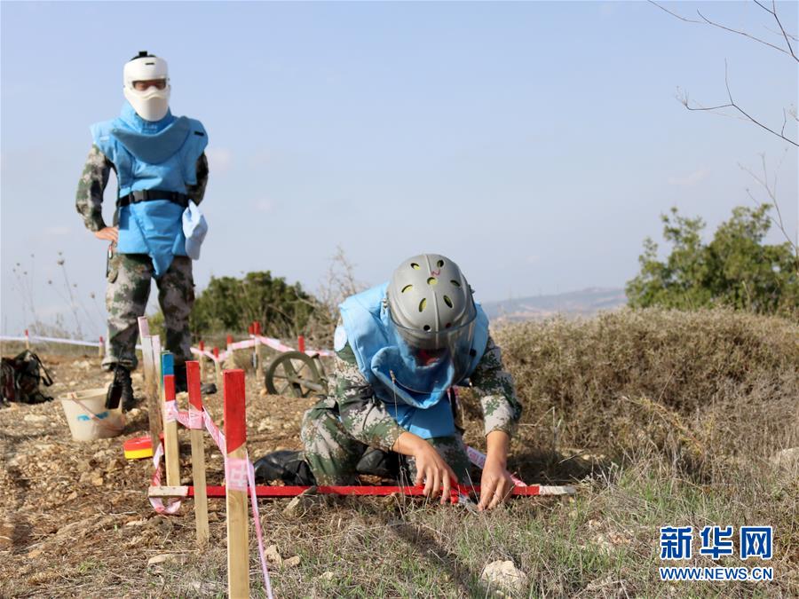 （新華全媒頭條·圖文互動(dòng)）（12）沿著中國(guó)特色強(qiáng)軍之路闊步前進(jìn)——黨中央、中央軍委領(lǐng)導(dǎo)推進(jìn)國(guó)防和軍隊(duì)建設(shè)70年紀(jì)實(shí)