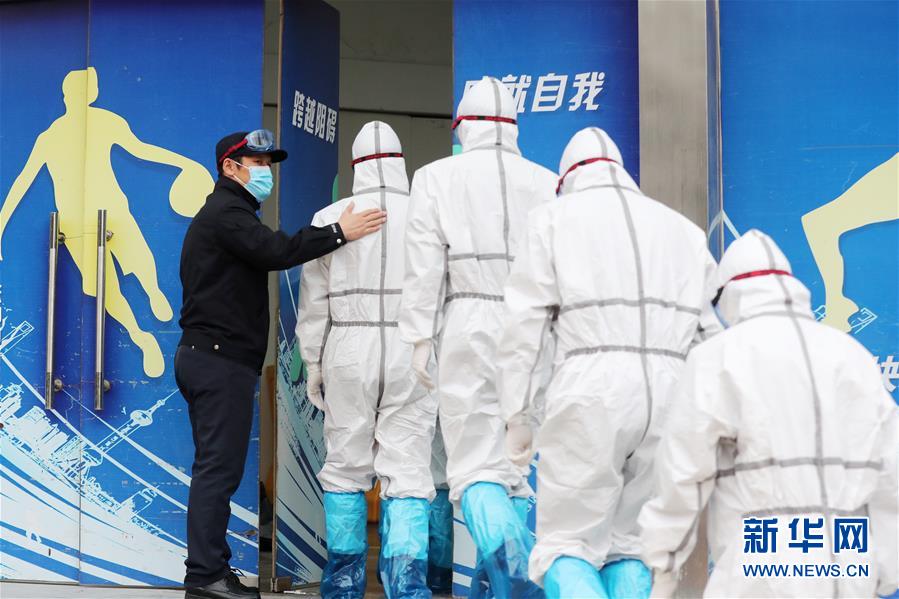 （習近平致敬的戰(zhàn)“疫”英雄·公安干警篇·圖文互動）（2）他們，抗疫一線鑄警魂