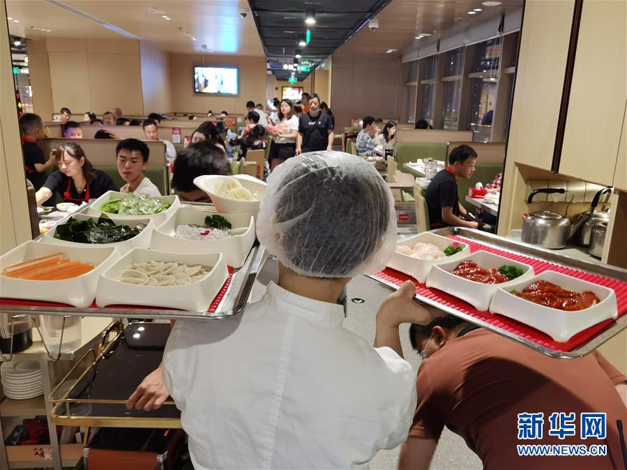 （在習(xí)近平新時(shí)代中國特色社會(huì)主義思想指引下——新時(shí)代新作為新篇章·習(xí)近平總書記關(guān)切事·圖文互動(dòng)）（2）珍惜盤中餐，狠剎浪費(fèi)風(fēng)——各地積極行動(dòng)堅(jiān)決制止餐飲浪費(fèi)
