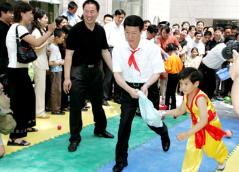 “為民、務實、清廉”——記中共中央政治局常委張高麗