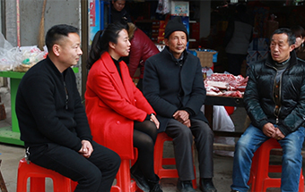 克難，帶領(lǐng)村民改變家鄉(xiāng)落后面貌