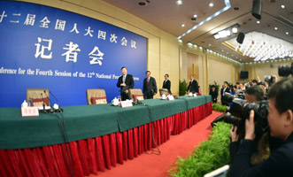 尚福林、劉士余、項俊波等步入會場