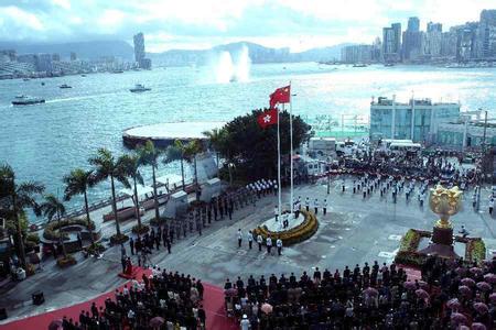 今年7月1日香港將迎來回歸祖國20周年，這是一件大事、盛事