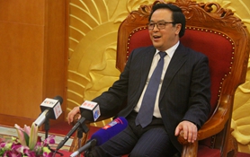 專訪：愿中國(guó)人民在中共領(lǐng)導(dǎo)下取得更多成就——訪越共中央委員、中央對(duì)外部部長(zhǎng)黃平君