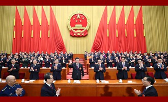 習(xí)近平當(dāng)選國家主席、中央軍委主席