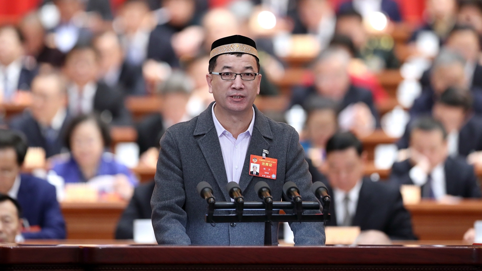 新疆維吾爾自治區(qū)呼圖壁縣政協(xié)副主席、伊斯蘭教協(xié)會會長，呼圖壁縣城鎮(zhèn)陜西寺阿訇 楊杰
