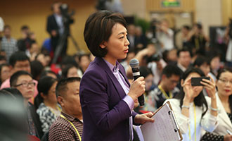 中央電視臺(tái)、中國(guó)國(guó)際電視臺(tái)記者提問(wèn)