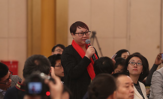 俄羅斯金磚電視臺(tái)、阿爾法電視臺(tái)記者提問(wèn)