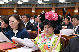 全國人大代表孫艷玲：做好非遺事業(yè)，讓古老技藝活起來
