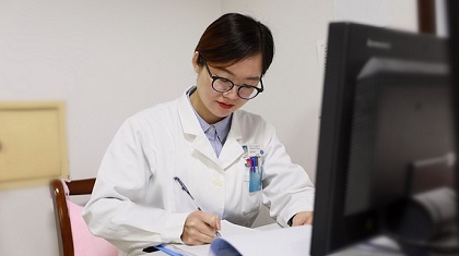 有才！這位女醫(yī)生自創(chuàng)說唱視頻，讓科普更“接地氣”