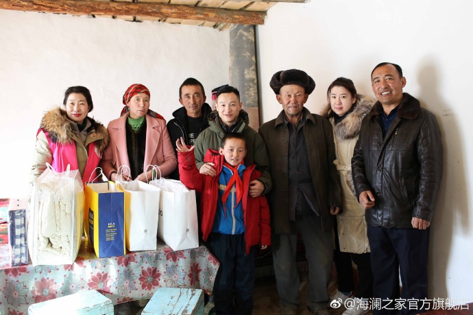 奧運冠軍體操名將楊威把溫暖帶到北疆小朋友們的家中，把體育精神與奮斗的信念，傳遞到所有北疆孩子們的心中。