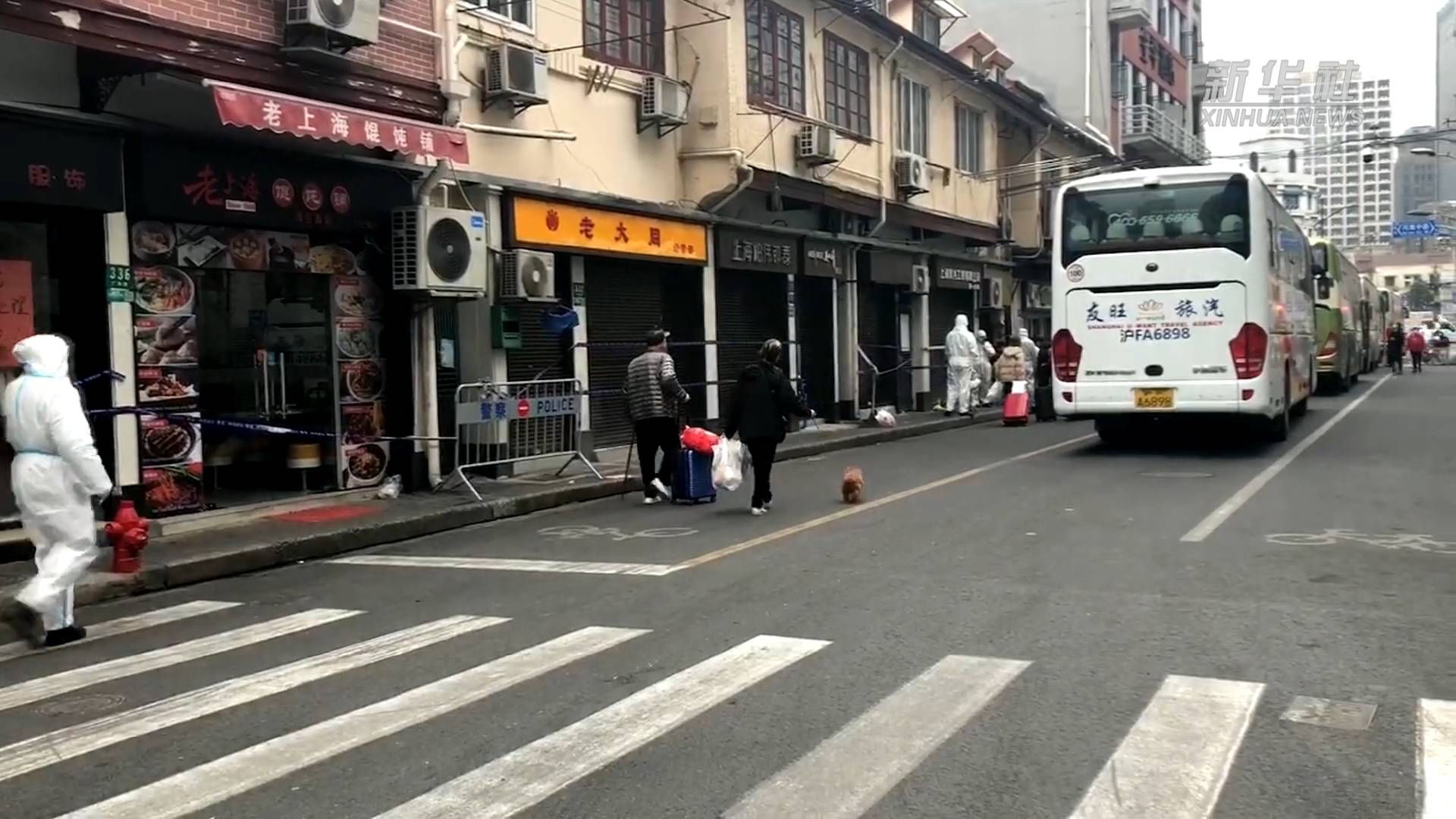 居民隔離可以帶寵物了，暖心！