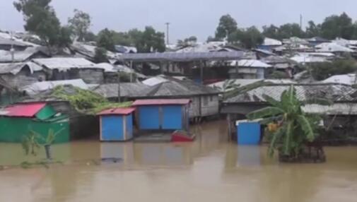 天災(zāi)！暴雨傾盆 孟加拉國(guó)難民村30萬(wàn)人被困