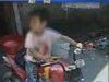 司機太?。?歲幼童駕"車"上路找媽媽