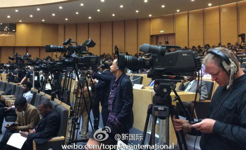李克強(qiáng)即將在非盟總部發(fā)表演講，請(qǐng)柬“一柬難求”。圖片來源：“新國際”微博。
