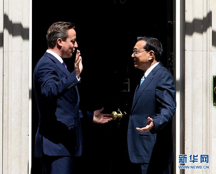 6月17日，中國國務(wù)院總理李克強在倫敦唐寧街10號首相府同英國首相卡梅倫舉行中英總理年度會晤。新華社記者 李濤 攝