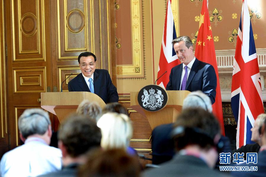 6月17日，中國國務院總理李克強同英國首相卡梅倫在倫敦舉行中英總理年度會晤后共同會見記者。新華社記者 李濤 攝