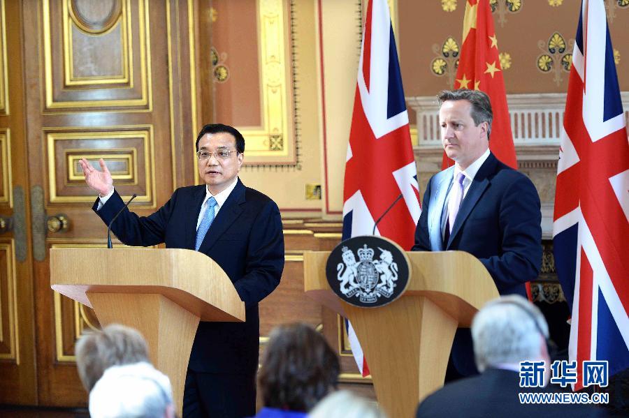 6月17日，中國國務院總理李克強同英國首相卡梅倫在倫敦舉行中英總理年度會晤后共同會見記者。新華社記者 李濤 攝  