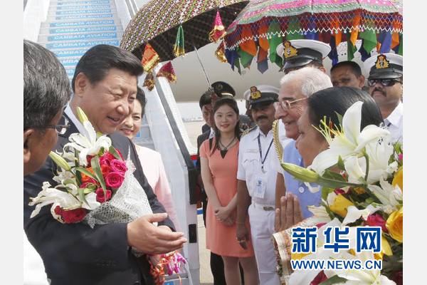 9月17日，國家主席習(xí)近平抵達(dá)古吉拉特邦艾哈邁達(dá)巴德市，開始對印度進(jìn)行國事訪問。 新華社記者 鞠鵬 攝