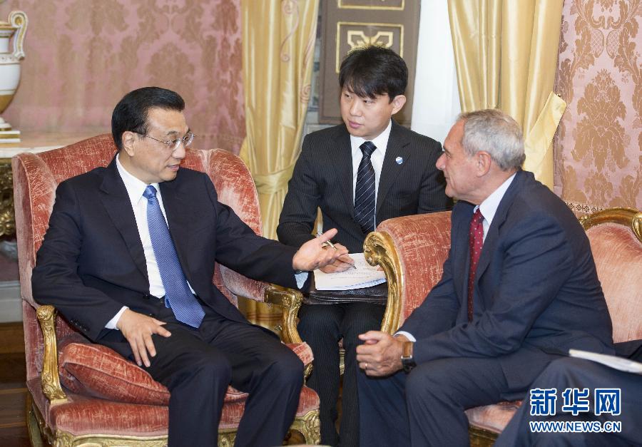 10月15日，中國國務院總理李克強在羅馬會見意大利參議長格拉索。 新華社記者謝環(huán)馳攝 