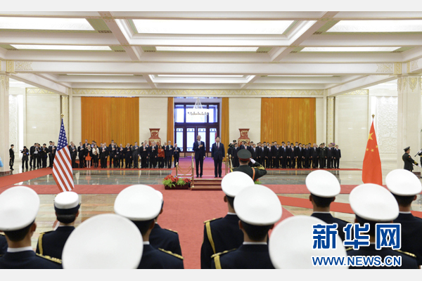 11月12日，國家主席習近平在北京人民大會堂舉行歡迎儀式，歡迎美國總統(tǒng)奧巴馬對中國進行國事訪問。 新華社記者 馬占成 攝