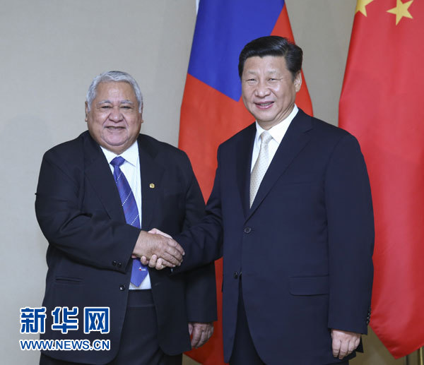 11月22日，中國國家主席習(xí)近平在斐濟楠迪會見薩摩亞總理圖伊拉埃帕。 新華社記者姚大偉攝