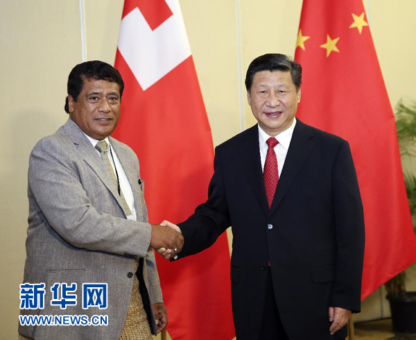 11月22日，國家主席習(xí)近平在斐濟楠迪會見湯加首相圖伊瓦卡諾。新華社記者丁林?jǐn)z 