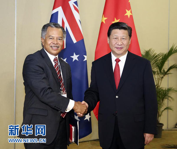 11月22日，國家主席習(xí)近平在斐濟楠迪會見庫克群島總理普納。新華社記者丁林?jǐn)z 