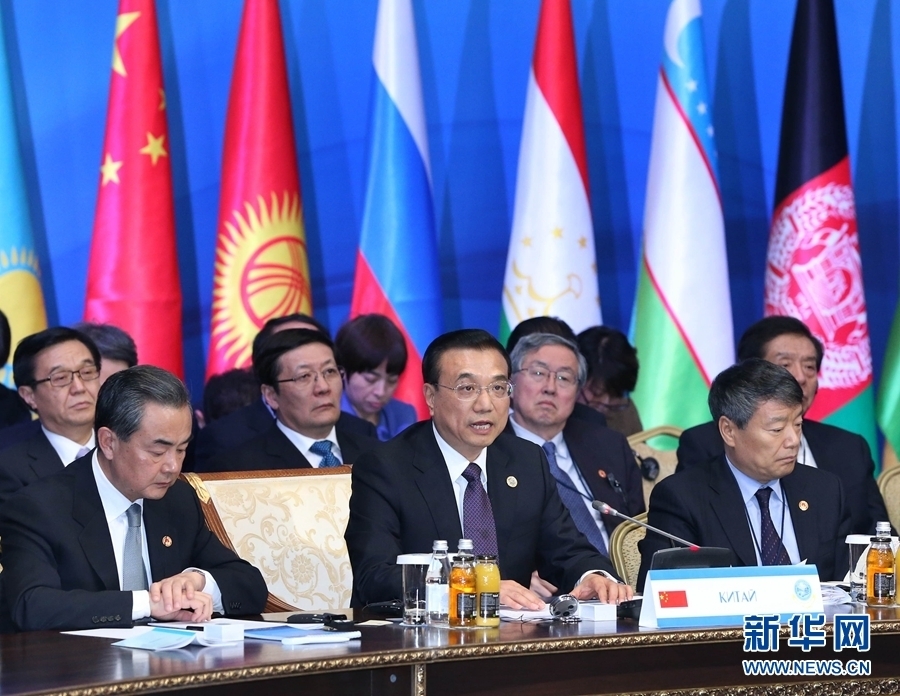 這是李克強(qiáng)總理在會(huì)上發(fā)表講話。新華社記者 龐興雷 攝