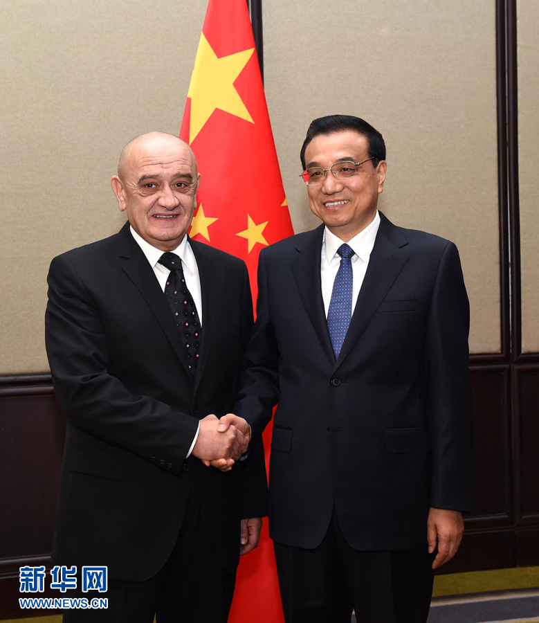 12月16日，中國(guó)國(guó)務(wù)院總理李克強(qiáng)在貝爾格萊德會(huì)見波黑部長(zhǎng)會(huì)議主席貝萬(wàn)達(dá)。 新華社記者 饒愛民 攝 