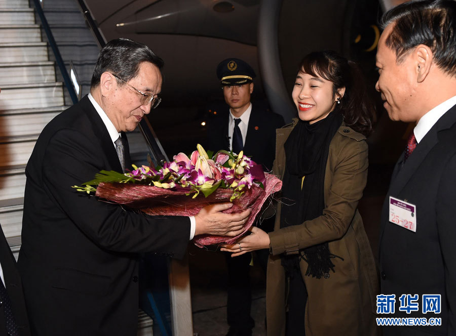 12月25日至27日，中共中央政治局常委、全國政協(xié)主席俞正聲對越南進行正式訪問。這是12月25日，俞正聲抵達河內(nèi)，開始對越南進行正式訪問。 新華社記者馬占成攝