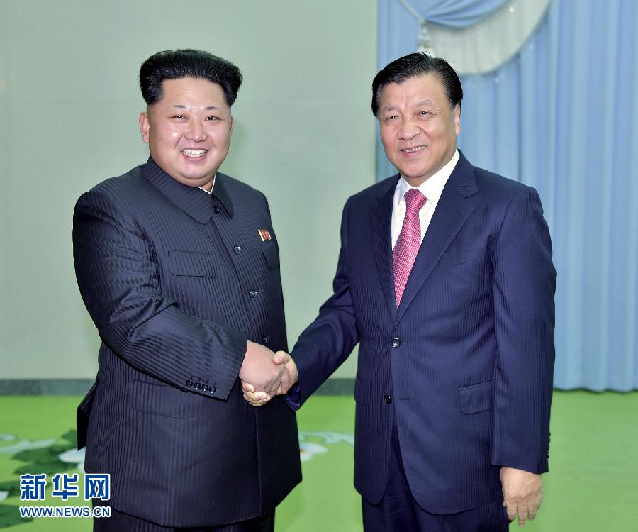 10月9日，中共中央政治局常委、中央書記處書記劉云山在平壤百花園迎賓館會(huì)見朝鮮勞動(dòng)黨第一書記金正恩。 新華社記者 李濤 攝