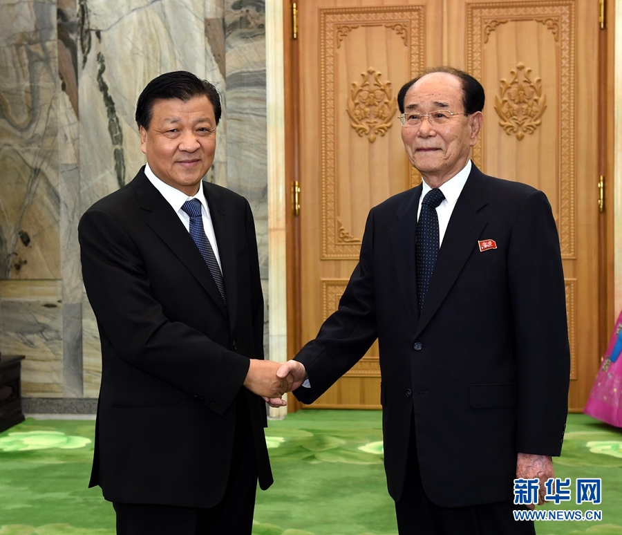10月10日，正在朝鮮訪問的中共中央政治局常委、中央書記處書記劉云山在平壤會見朝鮮勞動黨中央政治局常委、最高人民會議常任委員會委員長金永南。 新華社記者 饒愛民 攝