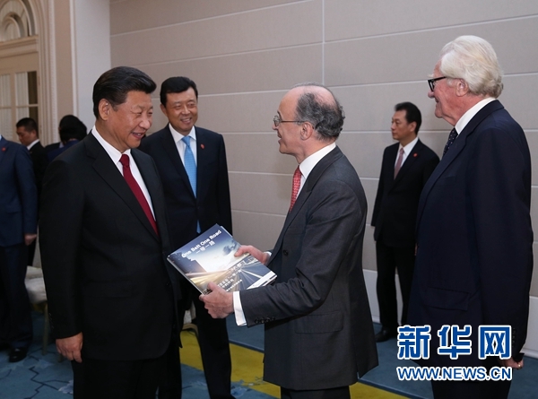 10月22日，國家主席習(xí)近平在倫敦集體會見英國前首相布朗等英國友人。新華社記者 龐興雷 攝 