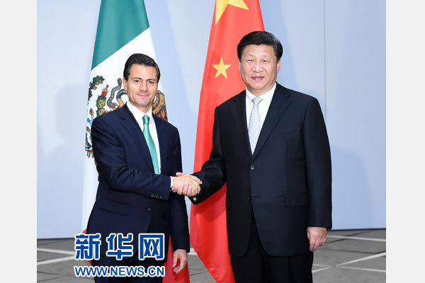 11月16日，國家主席習(xí)近平在土耳其安塔利亞會(huì)見墨西哥總統(tǒng)培尼亞。 新華社記者張鐸攝