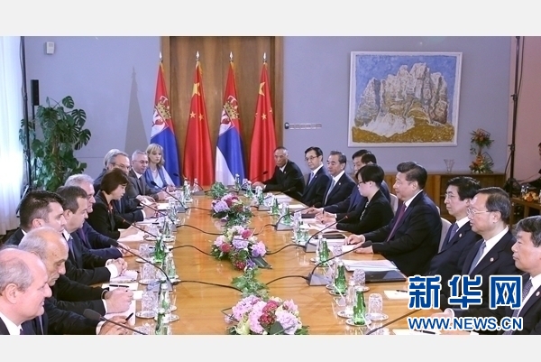 6月18日，國(guó)家主席習(xí)近平在貝爾格萊德同塞爾維亞總統(tǒng)尼科利奇舉行會(huì)談。 新華社記者 馬占成 攝