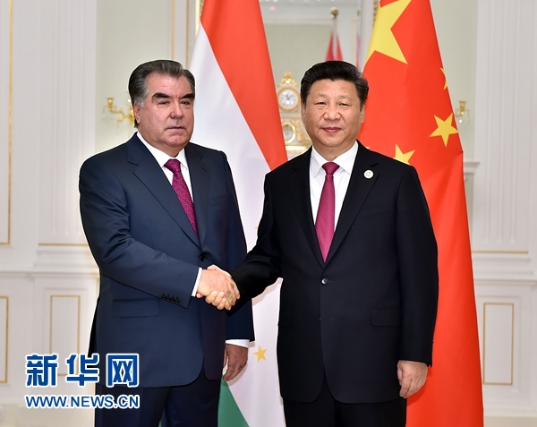 6月23日，國家主席習近平在塔什干會見塔吉克斯坦總統(tǒng)拉赫蒙。新華社記者李濤攝