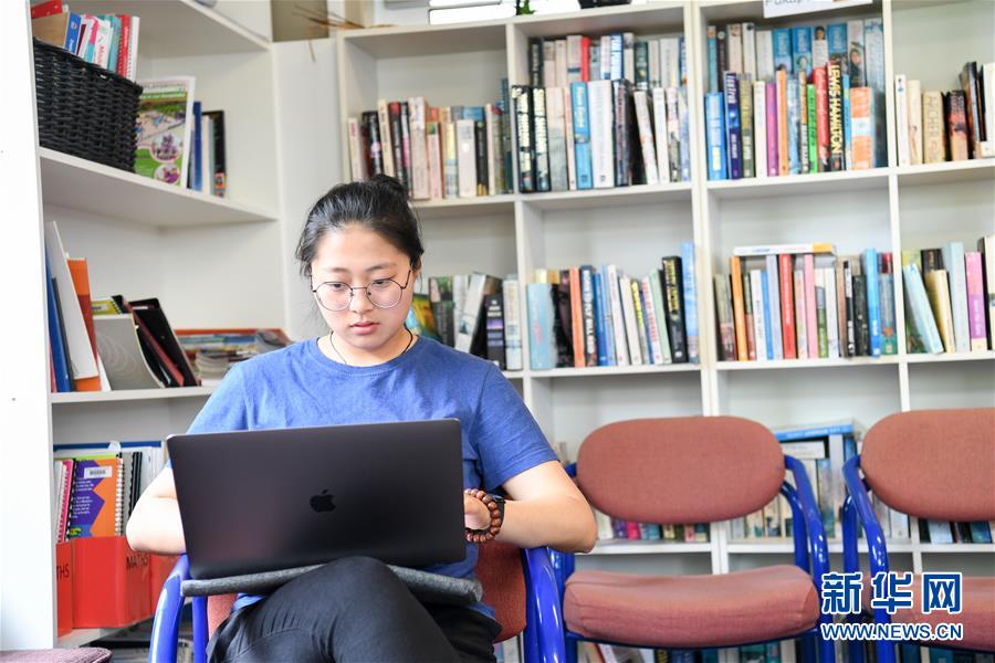 （國際·圖文互動）（3）通訊：“Kia Ora，都來吧，漢語學習發(fā)了芽”——新西蘭羅托魯阿初級中學中文助教的夢想