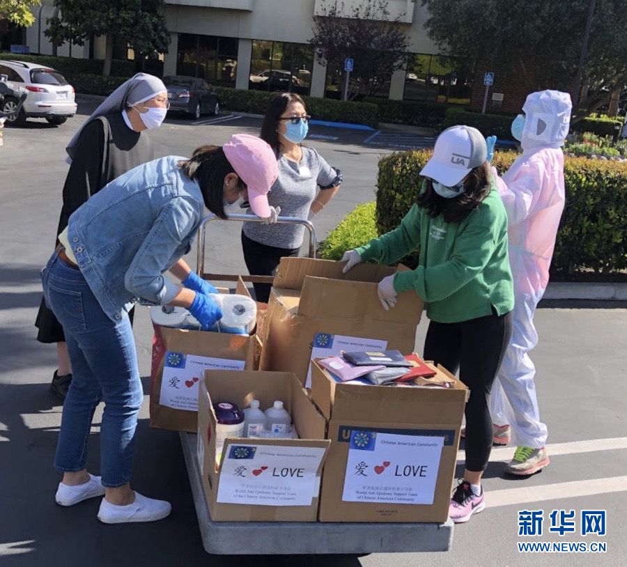 （國際疫情·圖文互動）（1）通訊：一個(gè)微信群里的抗疫故事