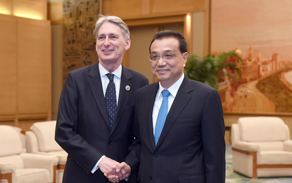 李克強會見英國首相特使、財政大臣哈蒙德